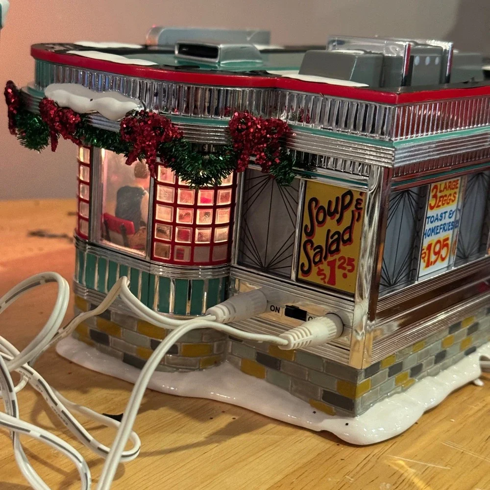 Department 56 Shelly's Diner Snow Village Retro Style 55008 Dept 56 in Box *READ